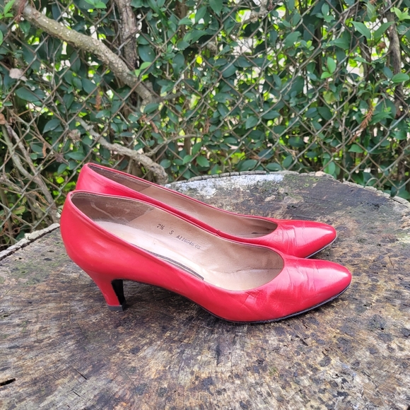 Bally Of Switzerland VICKY Red Leather Pumps Size 7.5 - Picture 7 of 10